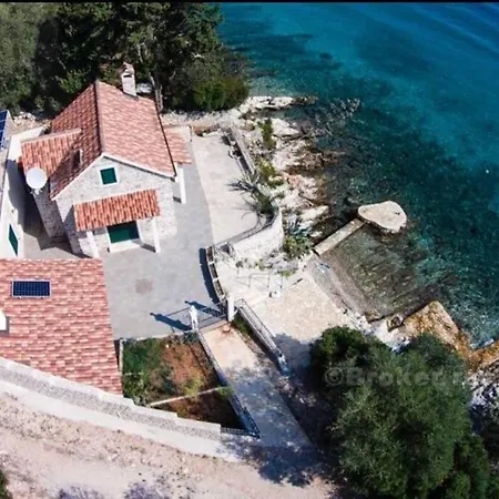 Mala Dora Villa