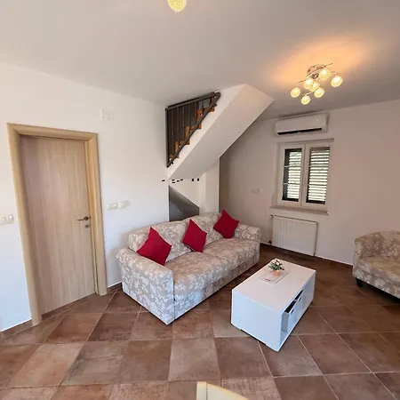 Mala Dora Villa *