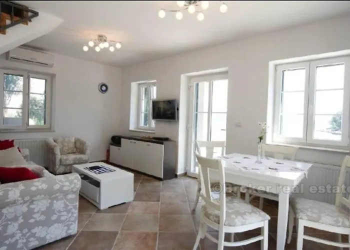 Mala Dora * Stari Grad (Hvar)